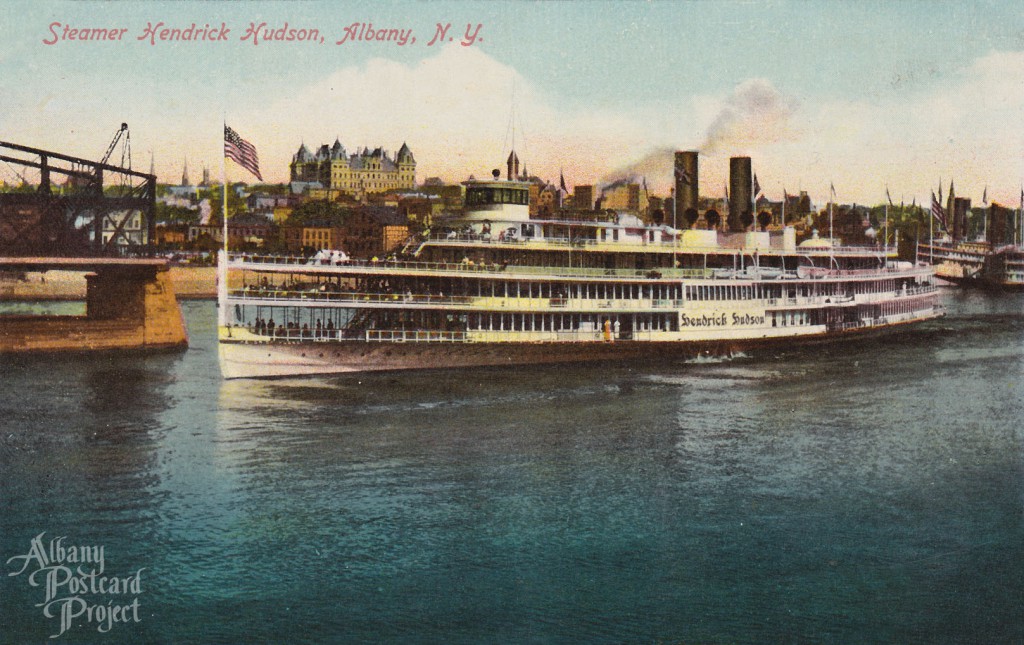 Steamer Hendrick Hudson